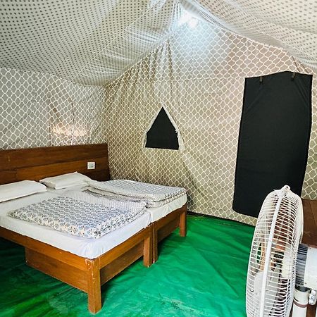 Camp High 5 Jayalgarh Hotel Dangchura ภายนอก รูปภาพ