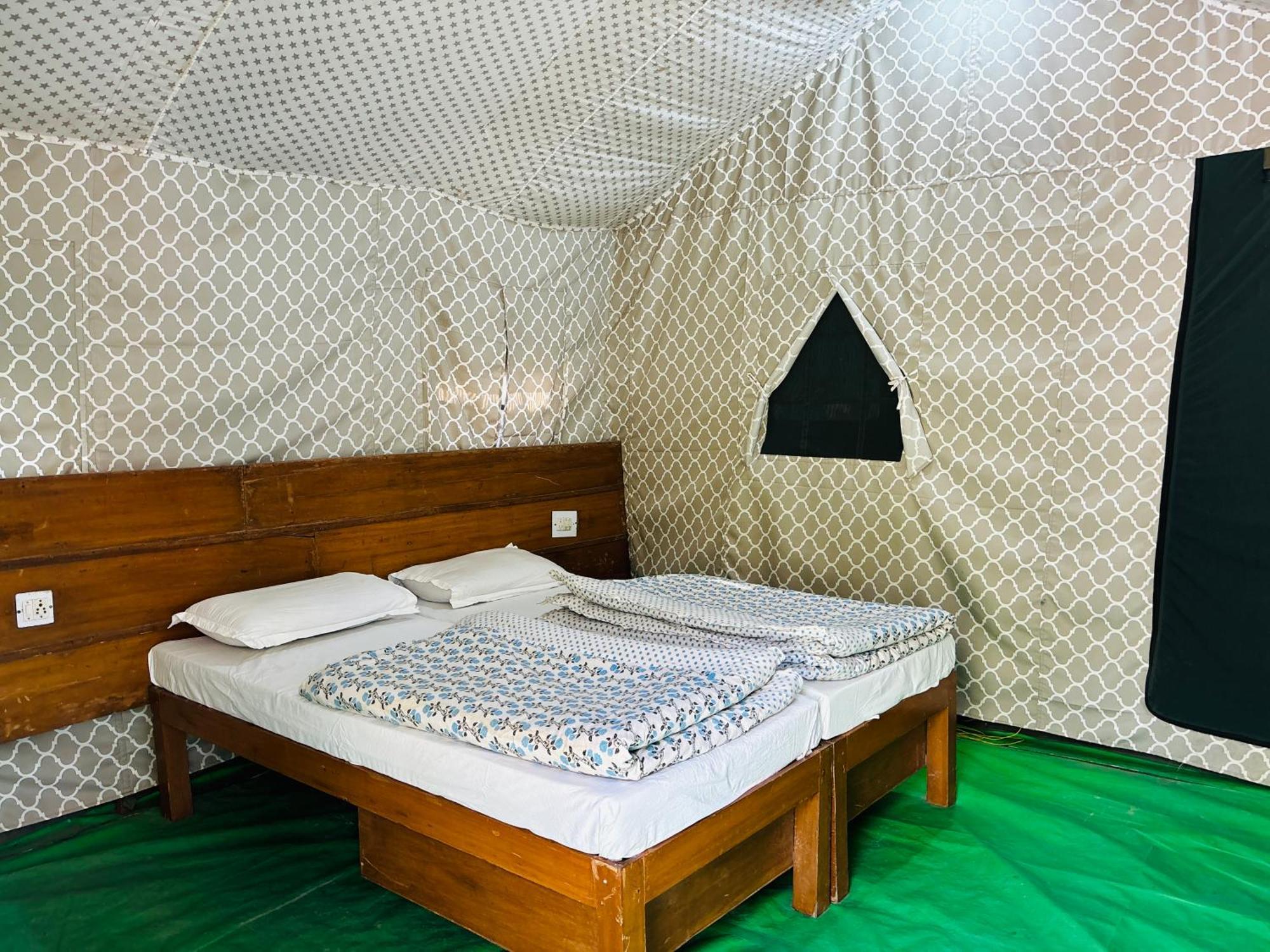 Camp High 5 Jayalgarh Hotel Dangchura ภายนอก รูปภาพ