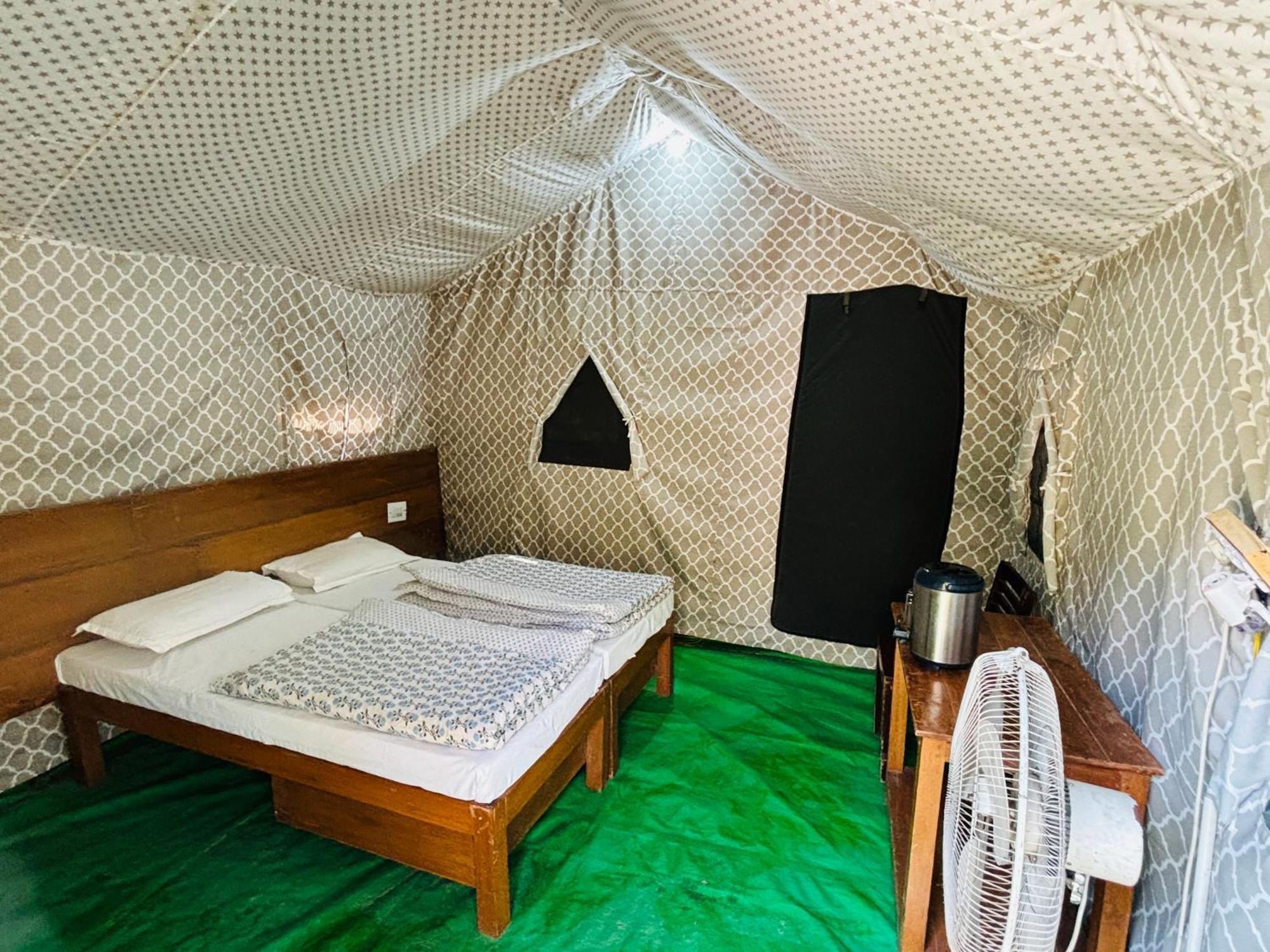 Camp High 5 Jayalgarh Hotel Dangchura ภายนอก รูปภาพ