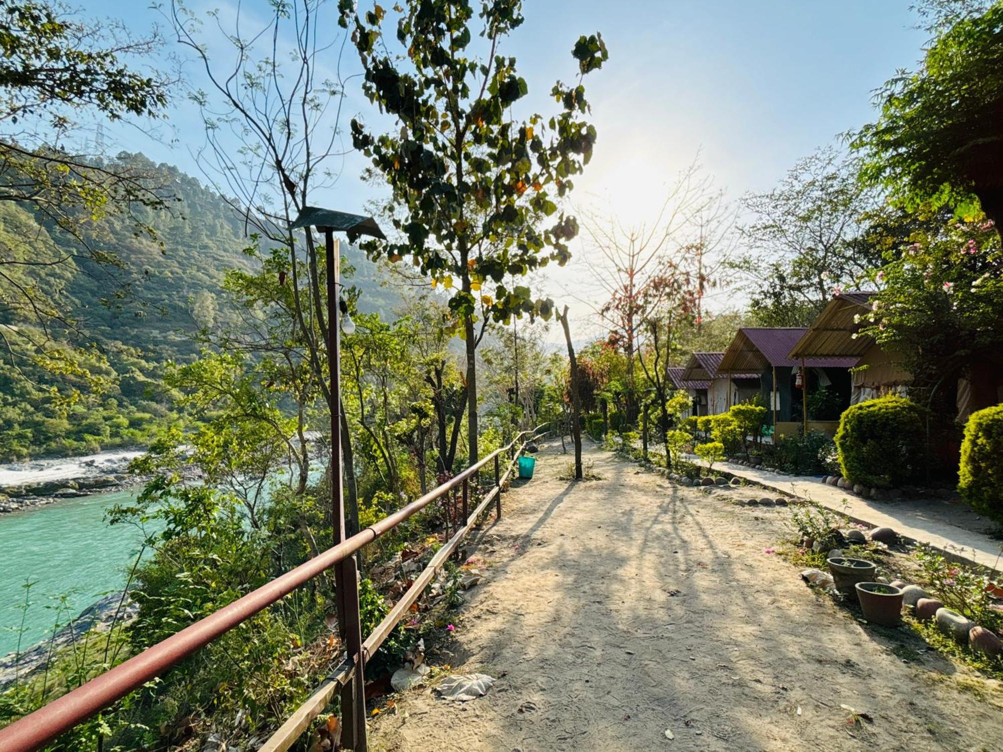 Camp High 5 Jayalgarh Hotel Dangchura ภายนอก รูปภาพ